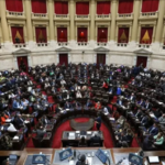Con polémica, el oficialismo logró aprobar en general el Presupuesto en Diputados