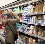 El consumo masivo volvió a caer en junio: cuánto fue el descenso en el primer semestre